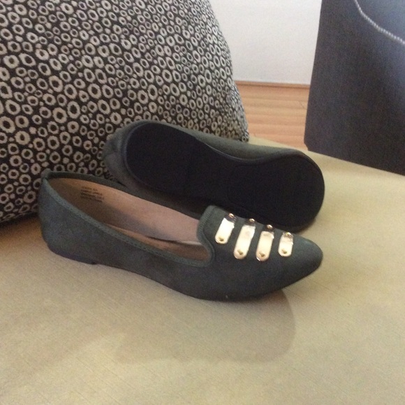 Olive green flats - Picture 2 of 2